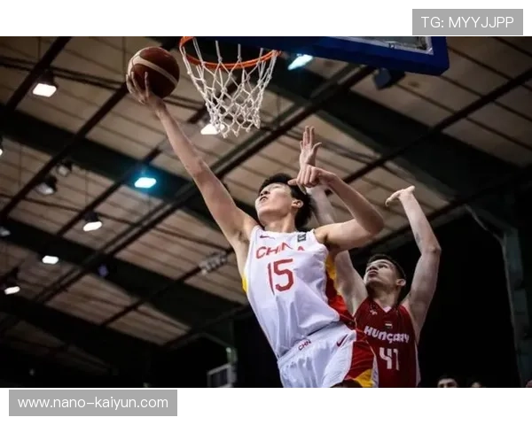 中国球员杨瀚森NBA首秀表现稳健出战五分钟贡献两分展现潜力 中国球员杨瀚森NBA首秀表现稳健出战五分钟贡献两分展现潜力